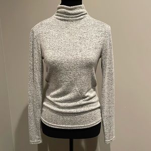 DYNAMITE Mottled Light Grey Mockneck Sweater. Size Medium.